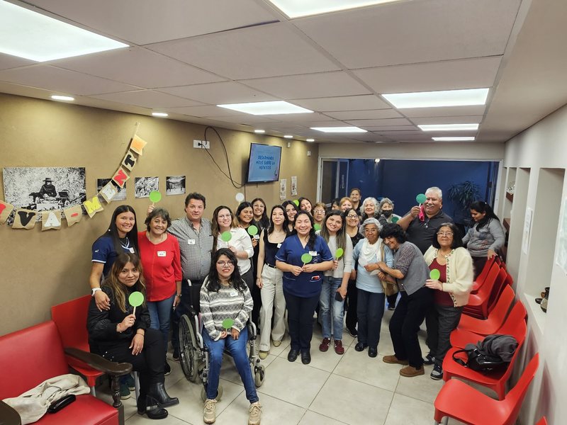 Participantes de la actividad Mitos o realidad en la sede de Fundación Sayani