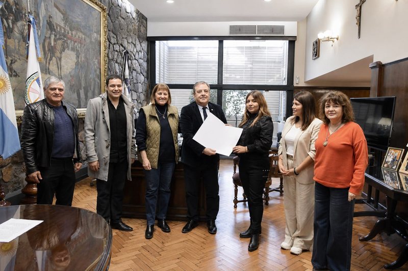Entrega de la Declaración de Interés Legislativo a Fundación Sayani en la Legislatura de Jujuy