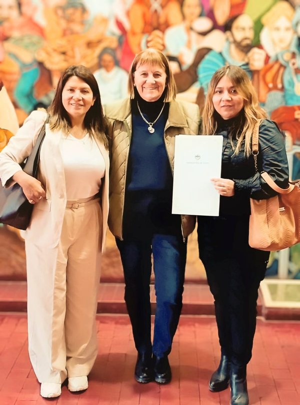Integrantes de Fundación Sayani en la Legislatura de Jujuy