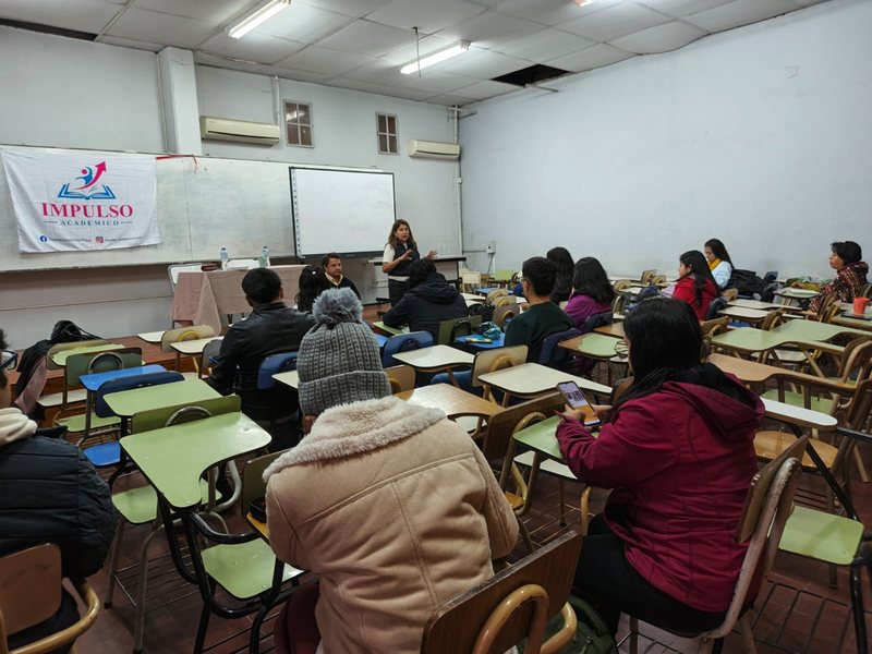 Taller de Sensibilización sobre Salud Hepática en un aula de la UNJu