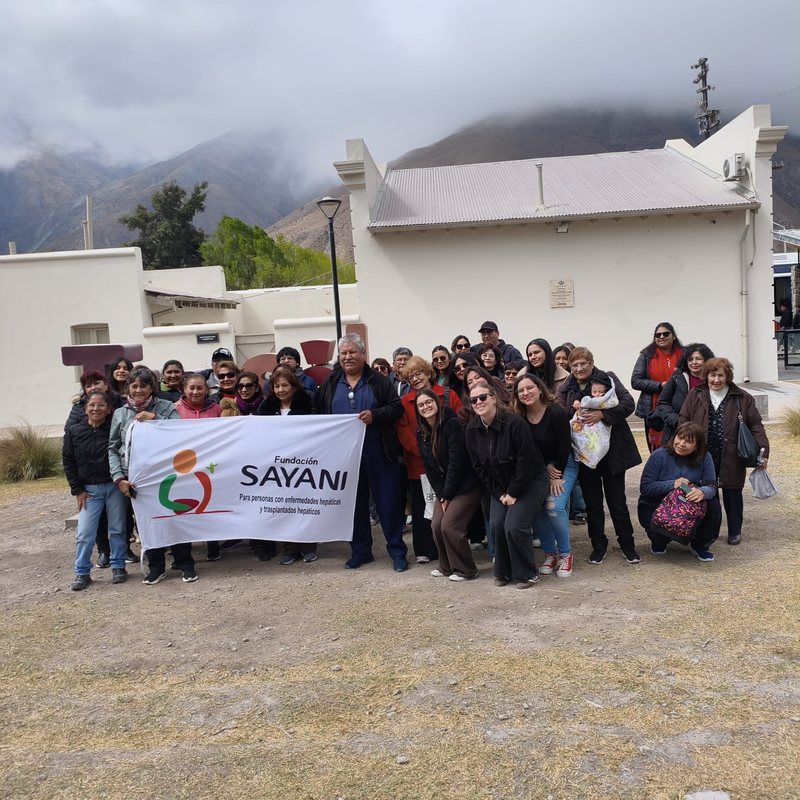 Foto grupal de la jornada de Fundación Sayani en el Tren Solar